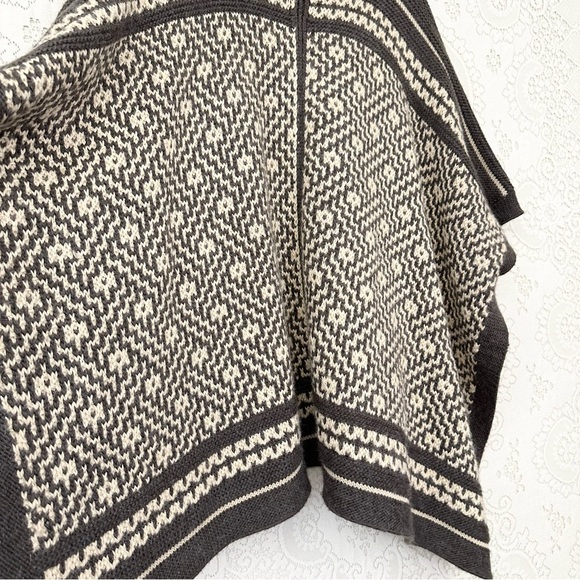 Lauren Ralph Lauren Aztec Southwest Wool Knit Pullover Poncho Sweater - Picture 8 of 9
